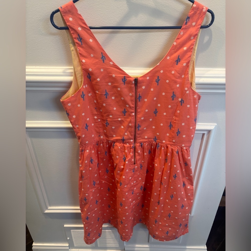 Levi's | Cactus Floral Dress| Mid Length Size Large - Picture 4 of 10